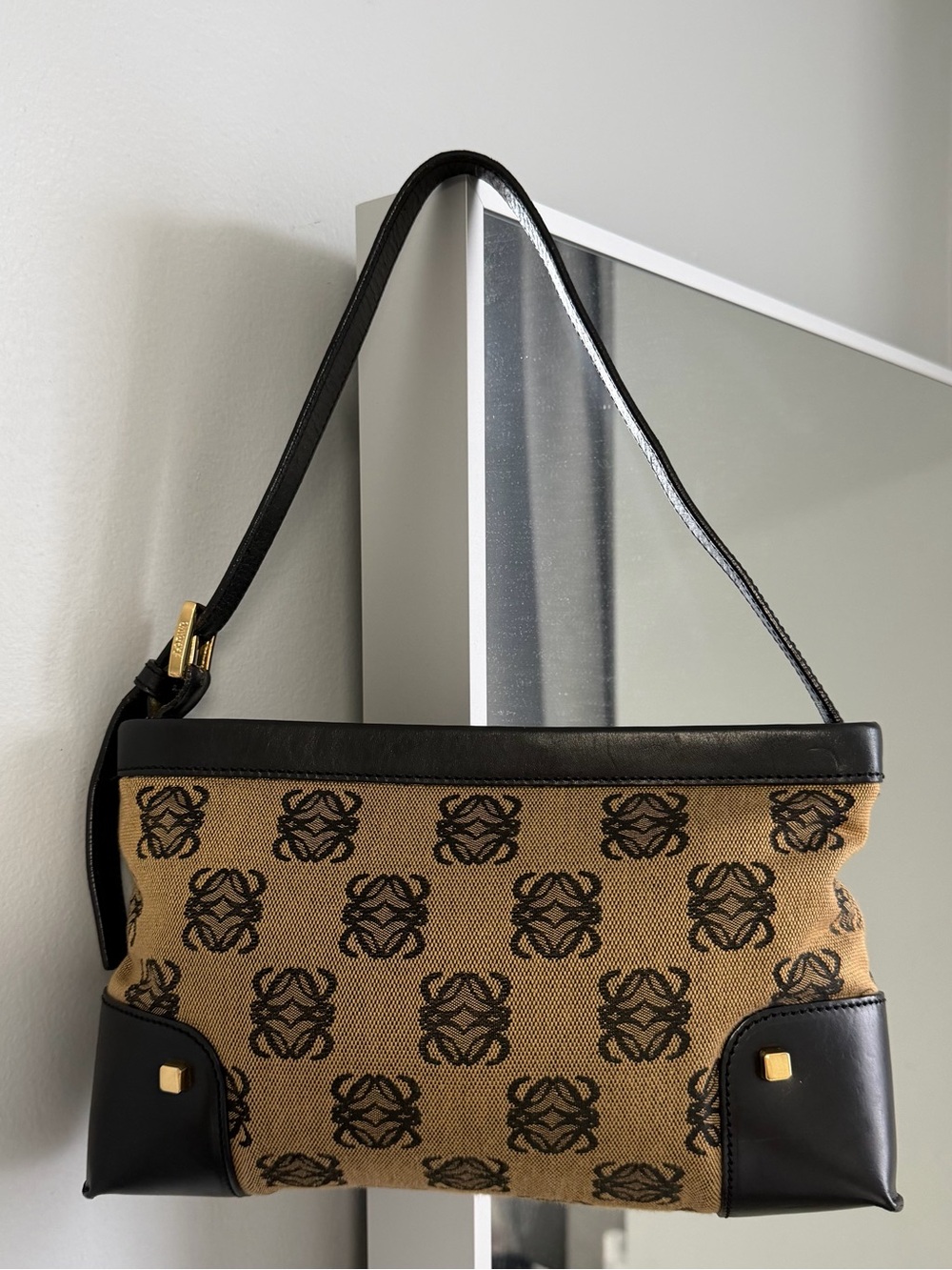 Designer-Style Black and Tan Shoulder Bag